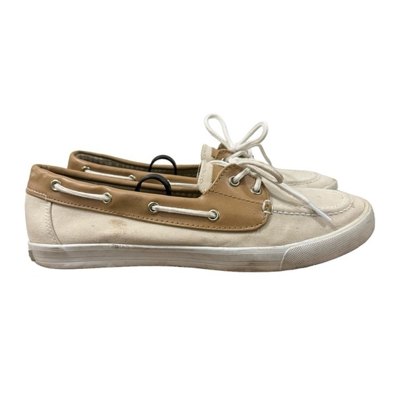 Tommy Hilfiger White & Tan Slip On Boat Shoes 8 - Picture 1 of 8